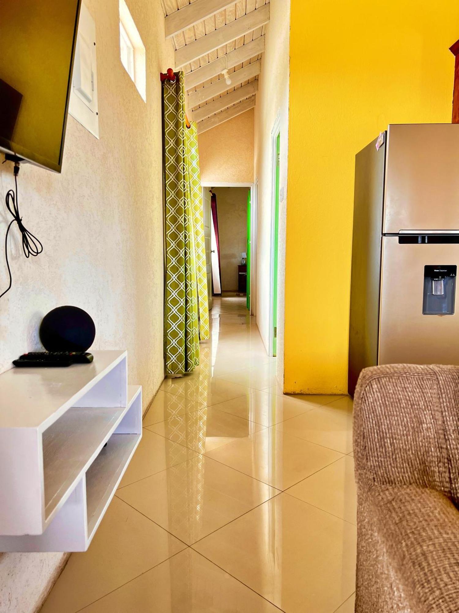 Cozy Modern Upstairs 2 Bed A/C Apt Near 2 Everything 圣菲利普 外观 照片