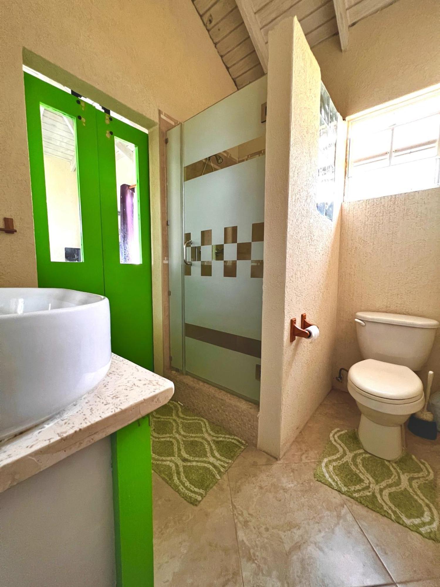 Cozy Modern Upstairs 2 Bed A/C Apt Near 2 Everything 圣菲利普 外观 照片
