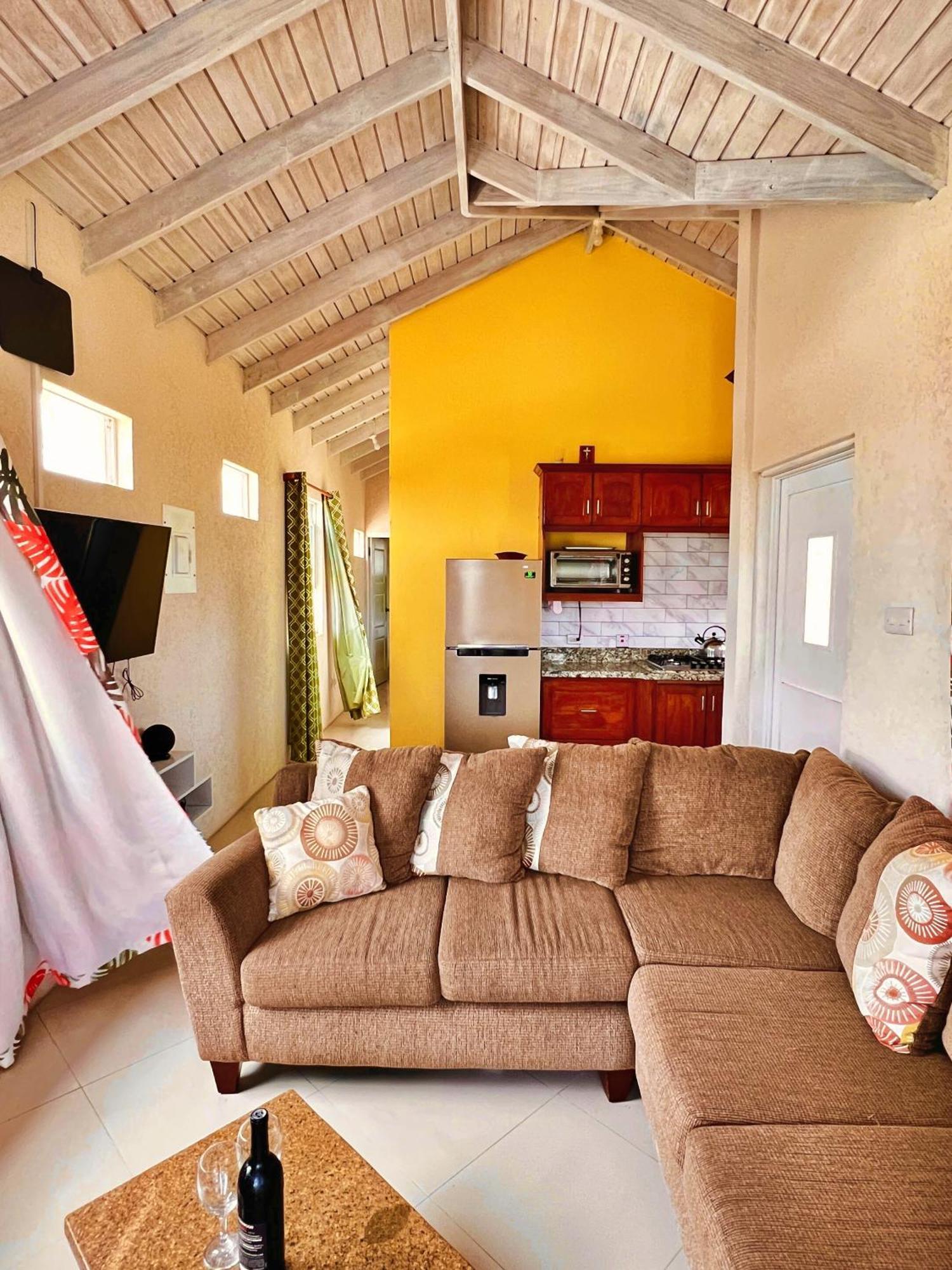 Cozy Modern Upstairs 2 Bed A/C Apt Near 2 Everything 圣菲利普 外观 照片